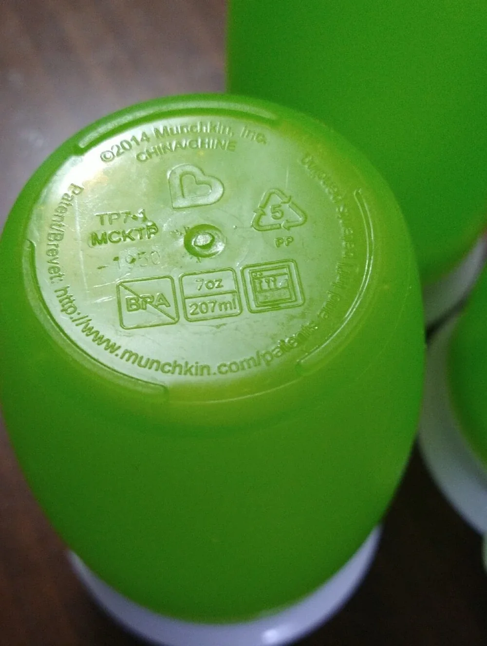 3 Set Munchkin Bright Green and White Silicone Snack Cups with Lids and Handle